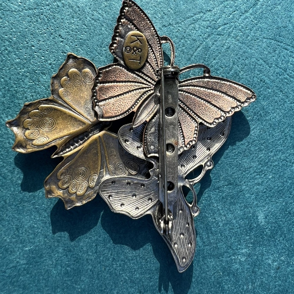 Vintage K&T Pin Art Tri Color Three Butterflies Brooch Pin Gold Tone Metal 2.5 - Picture 4 of 5